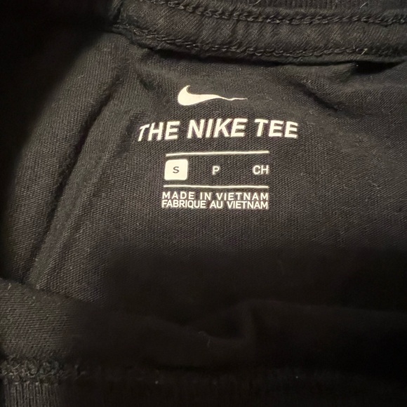 Women’s Black Nike Tee - Picture 2 of 2